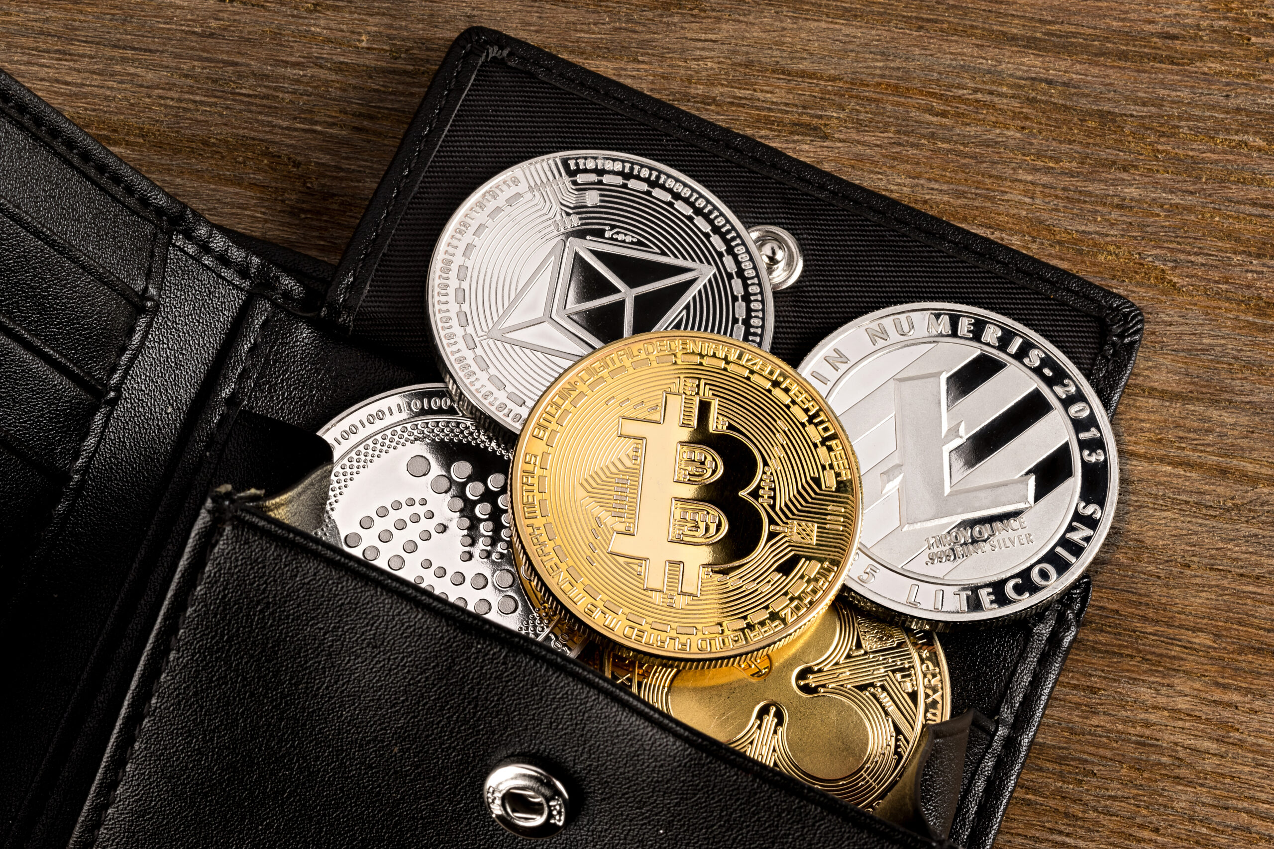 6 best crypto wallets of july 2022 – hot and cold options,, invest